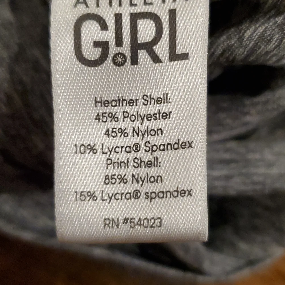 Girls Athleta Girl gray & blue tie dye shirt size L(12)